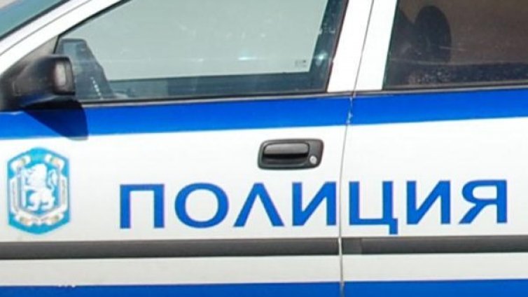 Пияна и без книжка се удари при завой в Карлово