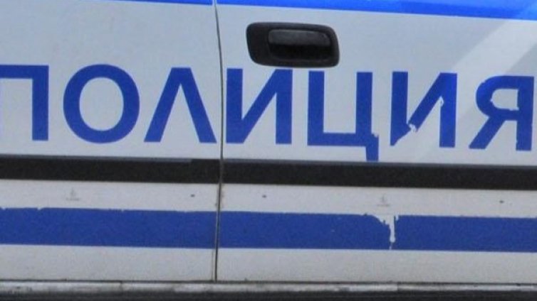 Взрив в къща в Суворово издълба 30 см дупка в плоча