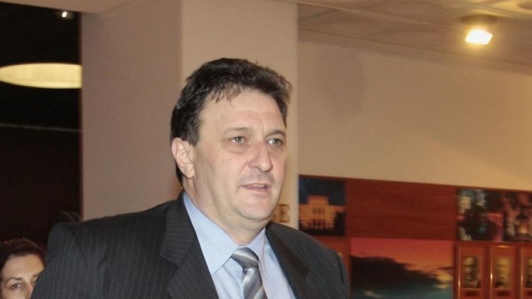 Бивш наш министър обявен в Охрид за... македонец!