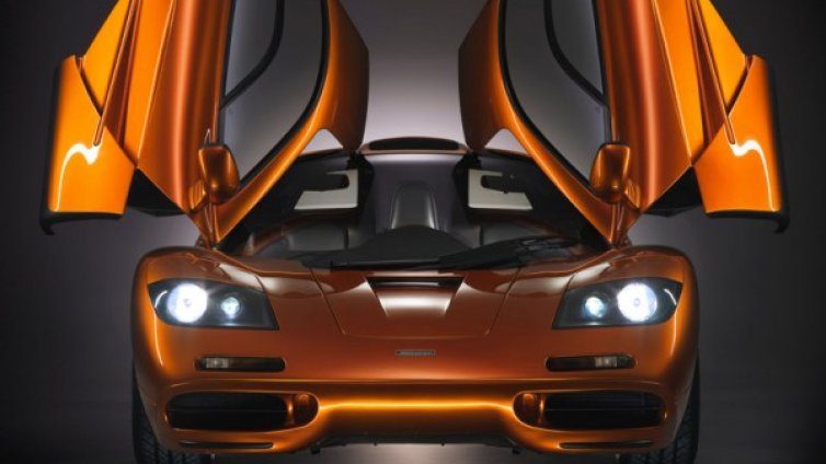 Мистър Бийн получи рекордно обезщетение за разбития McLaren F1