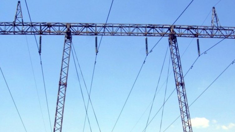Пожар остави три столични квартала без ток