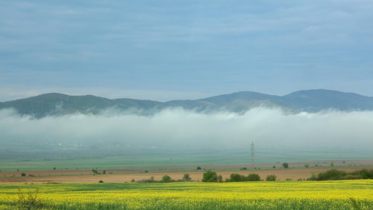 Днес на много места ще е облачно и мъгливо