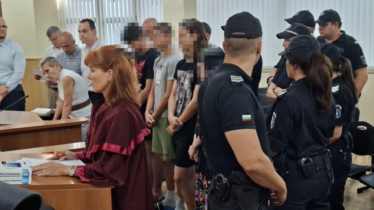 Съдът остави в ареста младежите, убили Георги на Младежкия хълм в Пловдив