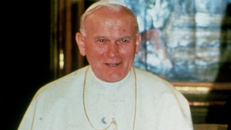 Защо папите си сменят имената?