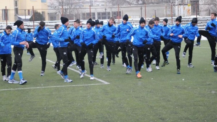 Левски измъкна 2:2 срещу Дукла Прага