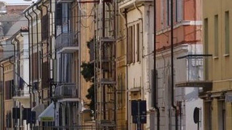 Българска музикантка и дъщеря й открити мъртви