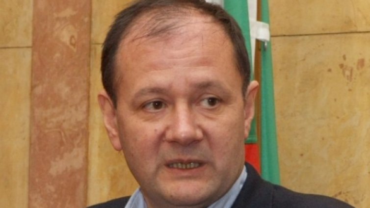 Дянков и за бушон не става, отдавна е изгорял!
