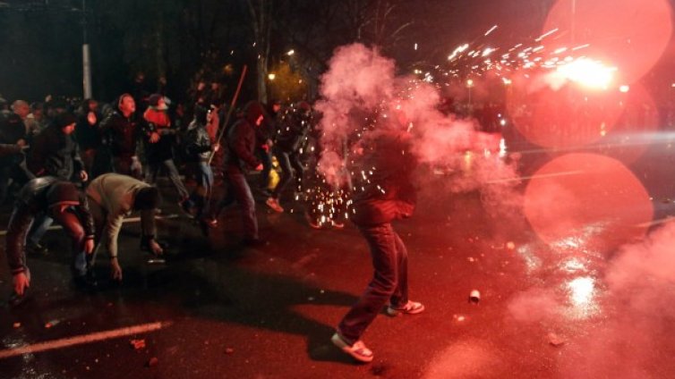 Кой окървави протеста 