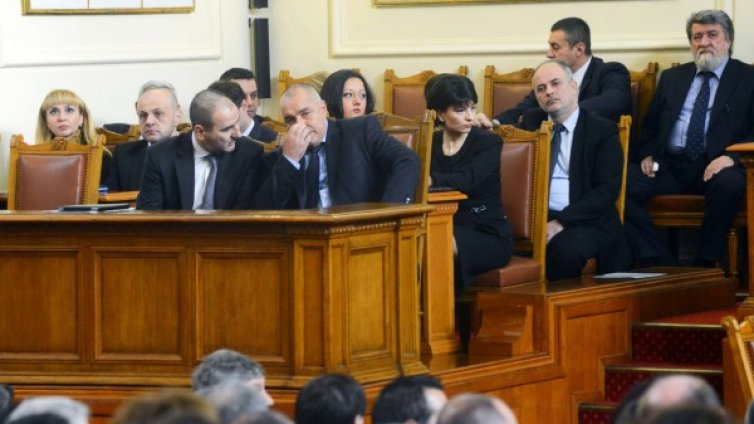 Кабинетът "Борисов" &ndash; поредната жертва на кризата 