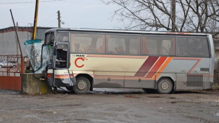 22-ма в болница след катастрофата край Русе