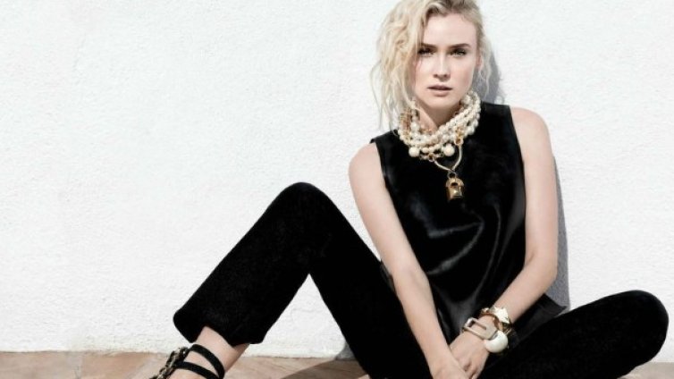 Хладната красавица Даян Крюгер показва огнената си страна 