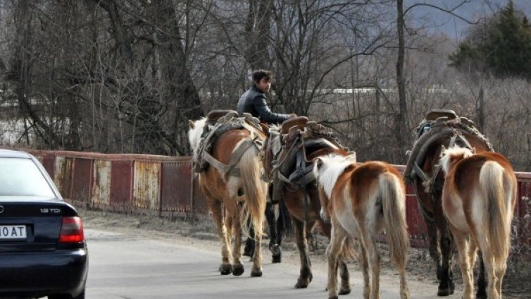 ЕС обсъжда връщане на визи за българи 