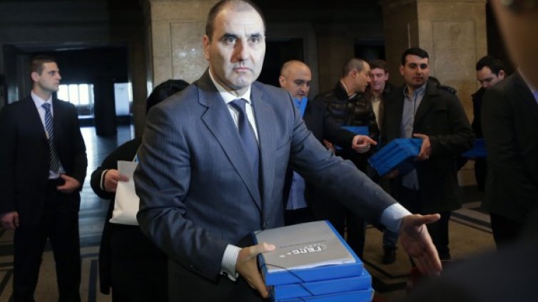 ГЕРБ пак са първи на опашката пред ЦИК