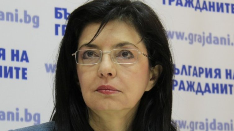 Кунева се шокира от служебния кабинет, много бил вързан с ГЕРБ