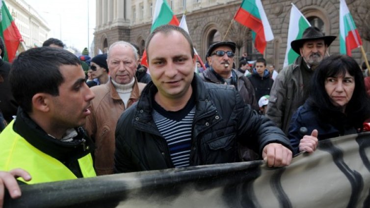 160 депутати смятат да вкарат в НС протестиращи