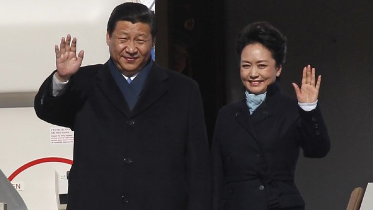 Първата дама на Китай изгрява и като дипломатическа звезда