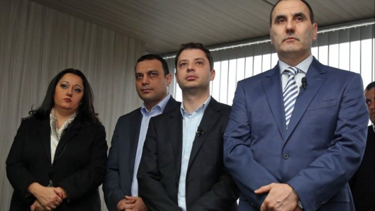 Не сме чудотворци, а работещи момичета и момчета!