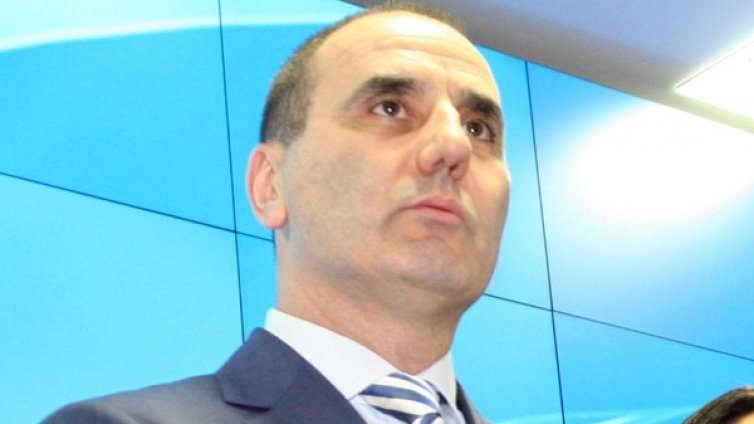 Заплашван съм, но да говорим за предизборни програми