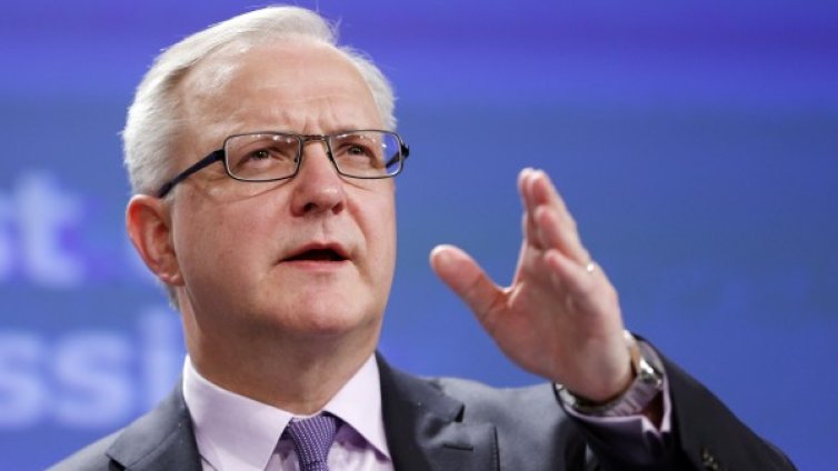 Оли Рен: Спасяването на банки да става и от депозити