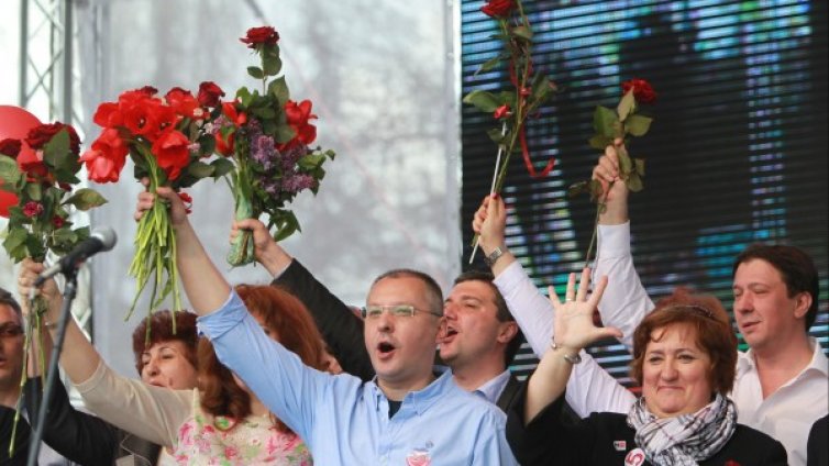 Целта на Станишев: Да върне България на хората