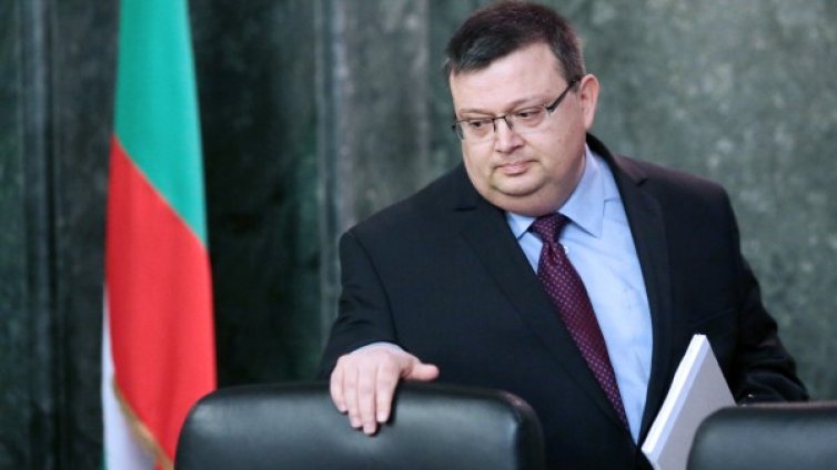 Чужди спецове казват дали могат да върнат изтритите СРС-та 