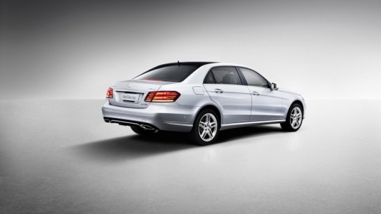 Mercedes-Benz представи дългата E-Class