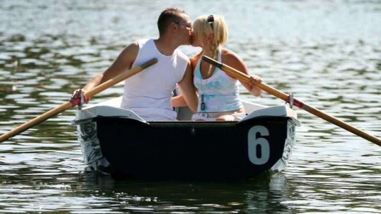 По-различната романтична среща