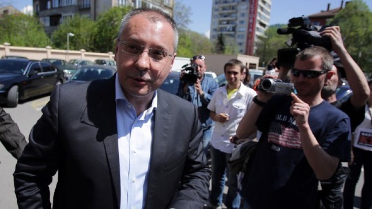 Това държава ли е? Има ли Конституция, пита Станишев