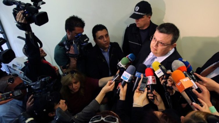 Прокуратурата нямала нужда да й развързват ръцете
