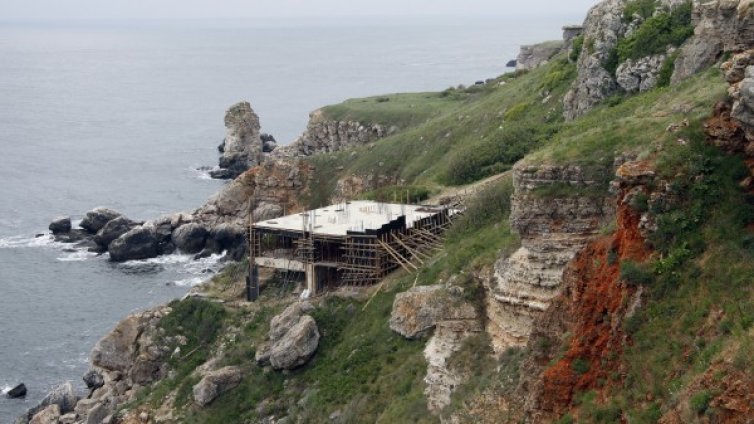 Спряха строежа в "Яйлата"