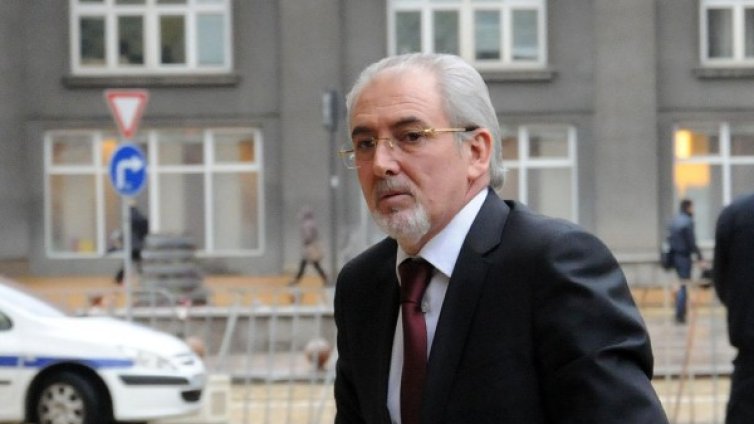 Борисов се държи като късния Кадафи, сравни Местан 