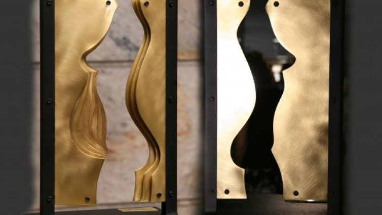 Вдигнаха статуя на майчинството в "Майчин дом"