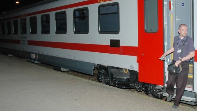 БДЖ пуска още вагони за празниците