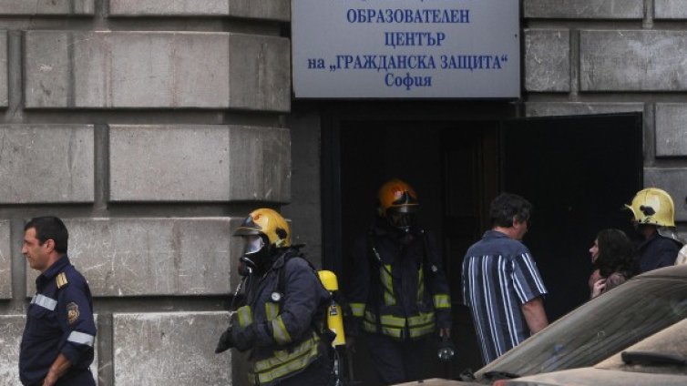 Пожар горя в двора на сградата на Президентството