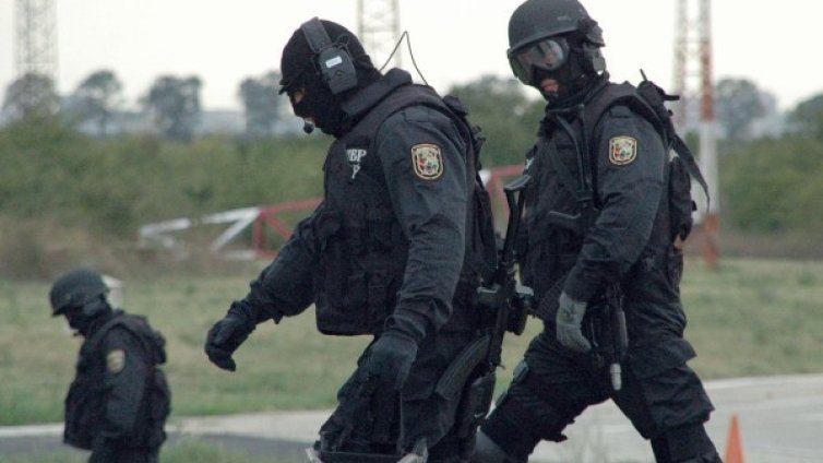 ГДБОП в ДАНС! Това е политполиция, скочи Борисов