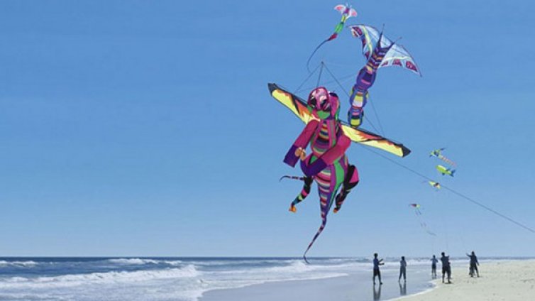 Купи фотоапарат, вземи премия в брой!