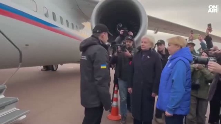 Евакуираните жители на град Олешки пристигнаха в Украйна