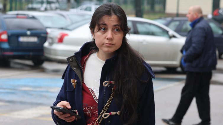 Убийството на Пейо Пеев: Габриела не иска домашен арест, имала оферта за работа