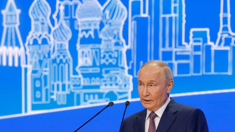 След обаждането на Тръмп, Путин поддържа надеждите за прекратяване на огъня на ръба на ножа