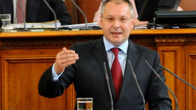 Пеевски &ndash; нестандартният ход, защити го Станишев