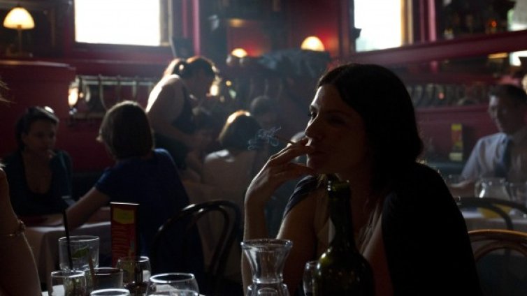 15 бона глоба за одимен бар, скочи министър Андреева