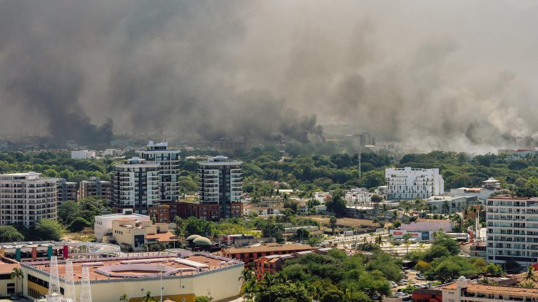 Президентът на Мексико призовава за спокойствие след убийството на Ел Менчо СНИМКИ
