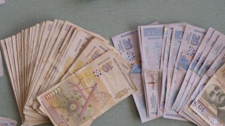 Апаши свиха 300 лева от казино в Ахелой 