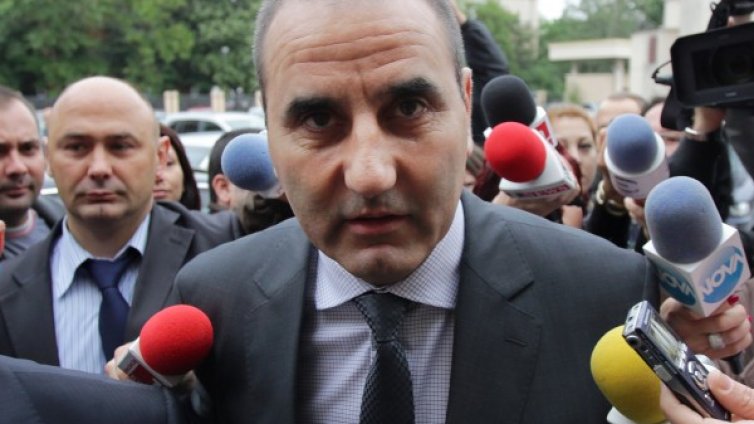 Палев да си ходи, скочи от Благоевград Цветанов