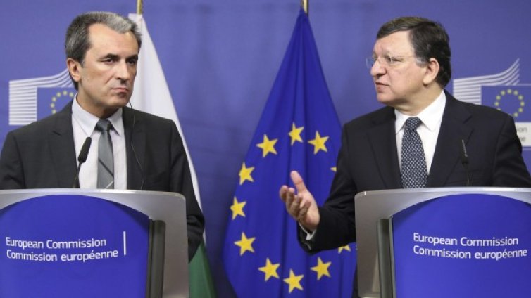 Пеевски ме притесни, призна Барозу пред Орешарски