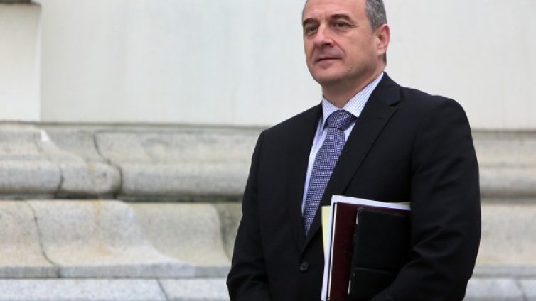 Йовчев готов с оставка, но и нахъсан да остане в МВР