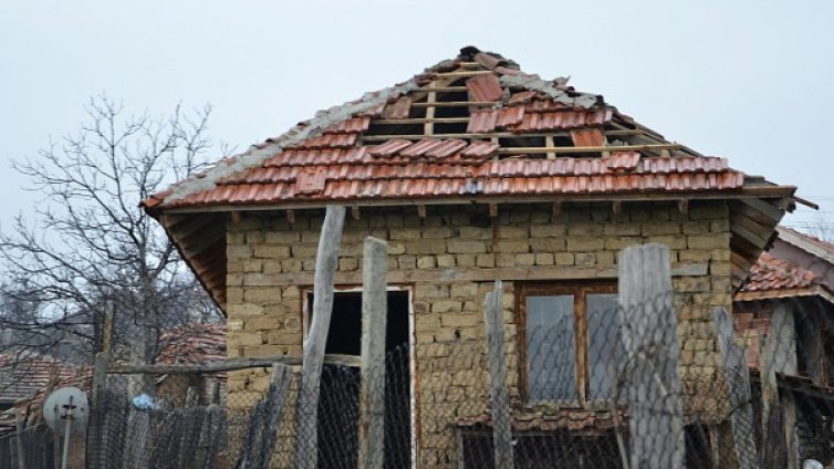 Данък "колиба" отпада от догодина