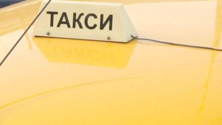Такси блъсна и уби 80-годишна пешеходка в Разград