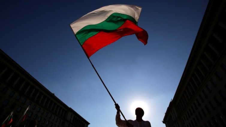 Властта и протестът - фактори, възможни да докарат обрат