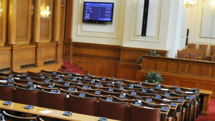 Депутатите се стягат за лятна почивка